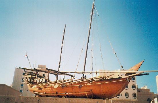 παραδοσιακή βάρκα στο Ajman