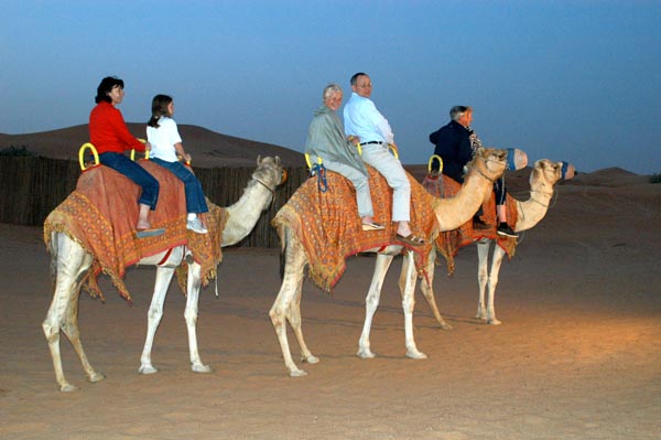 βόλτα με τις καμήλες